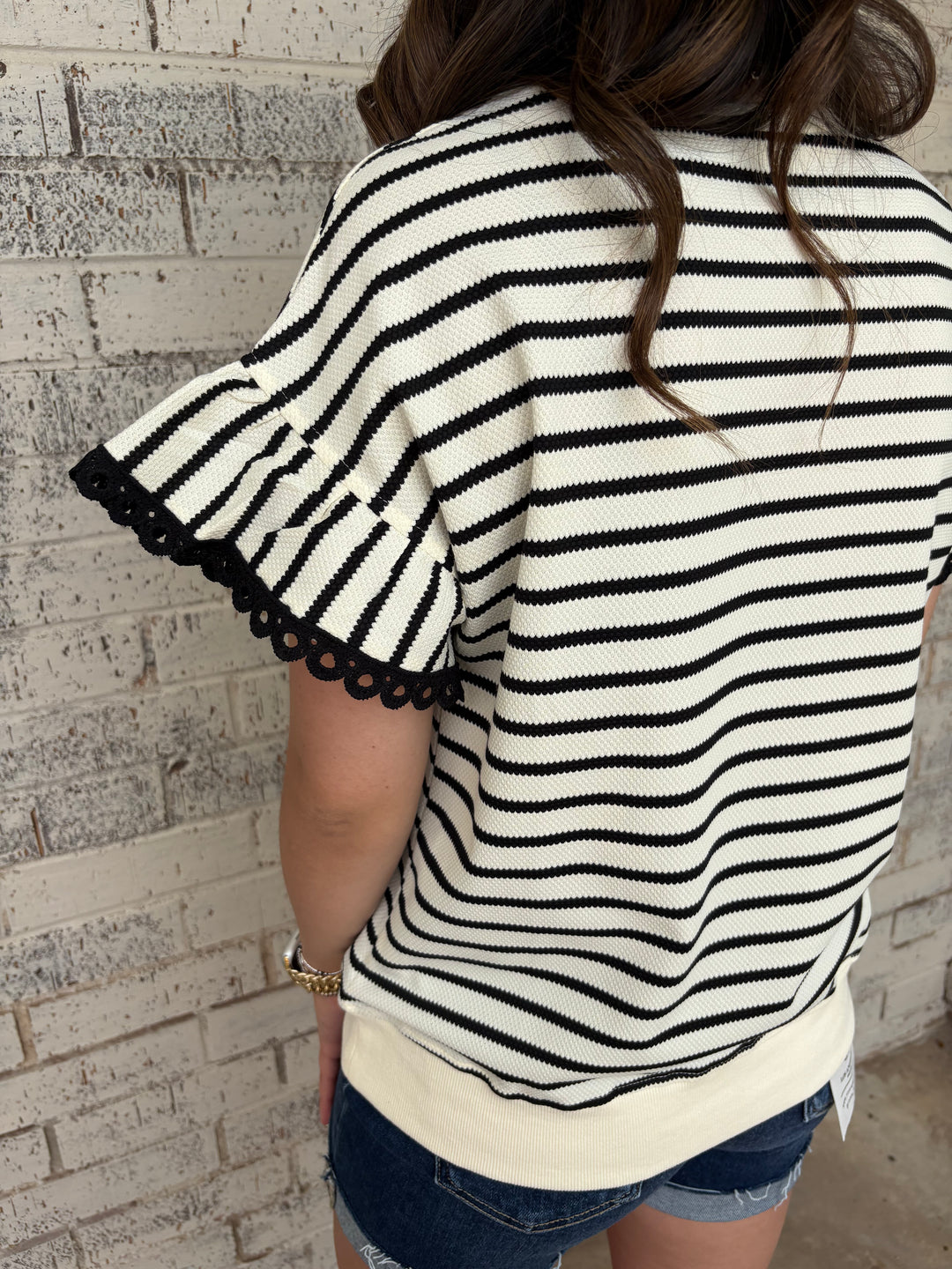 Black Stripe Scallop Lace Trim Ruffle Crewneck Top