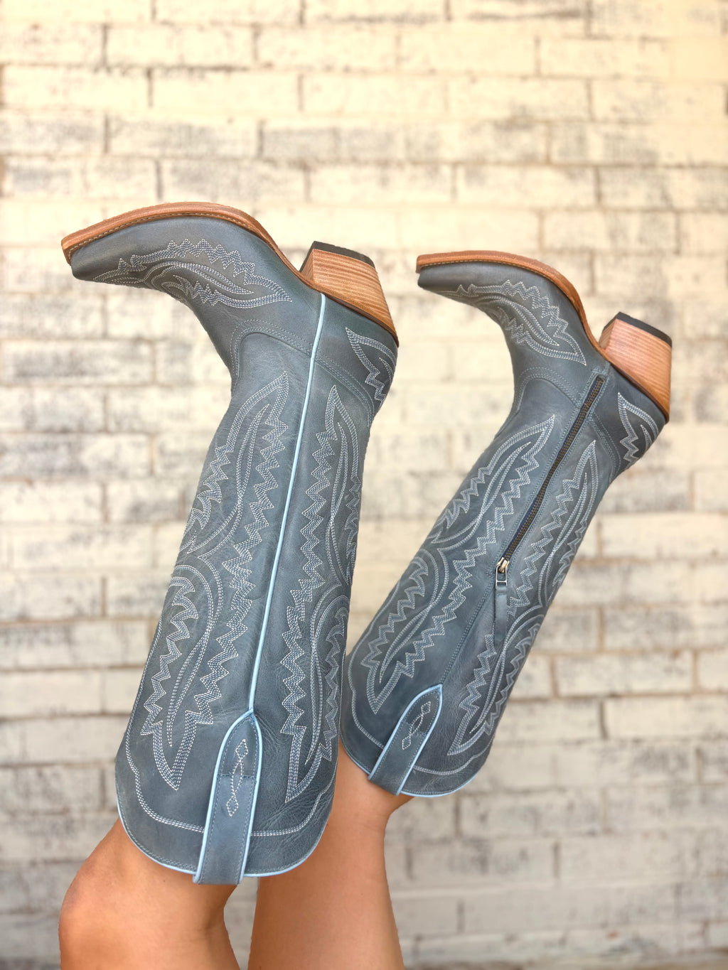 Women's Ariat Vintage Denim Casanova XToe Boots