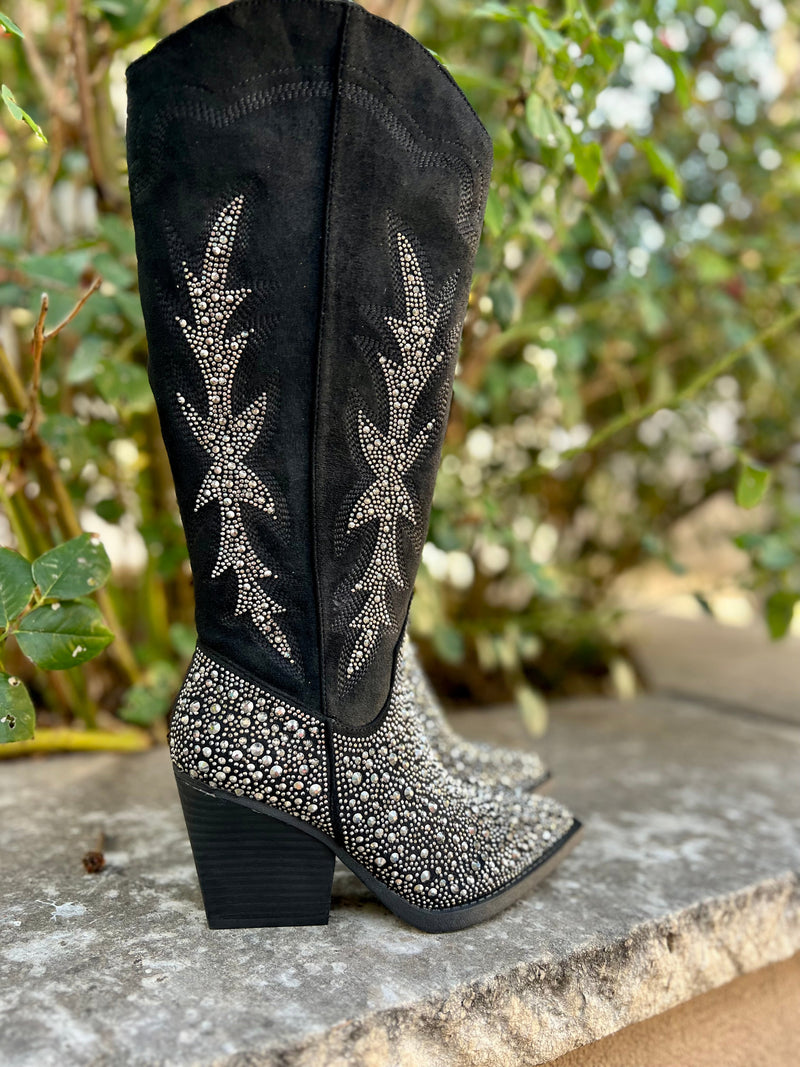 Black boots with rhinestones. Rhinestone boots. Western style boots. Women's western boots. Women's boots. Black boots. Western boots. Rodeo outfit. Rodeo boots. Western boutique. Women's western boutique. Women's boutique. Online boutique. Online western boutique. Online shopping. Small business. Woman Owned. 