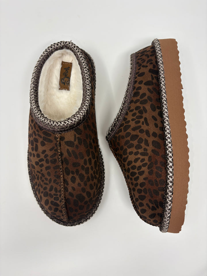 Very G Georgina Tan Leopard Slippers