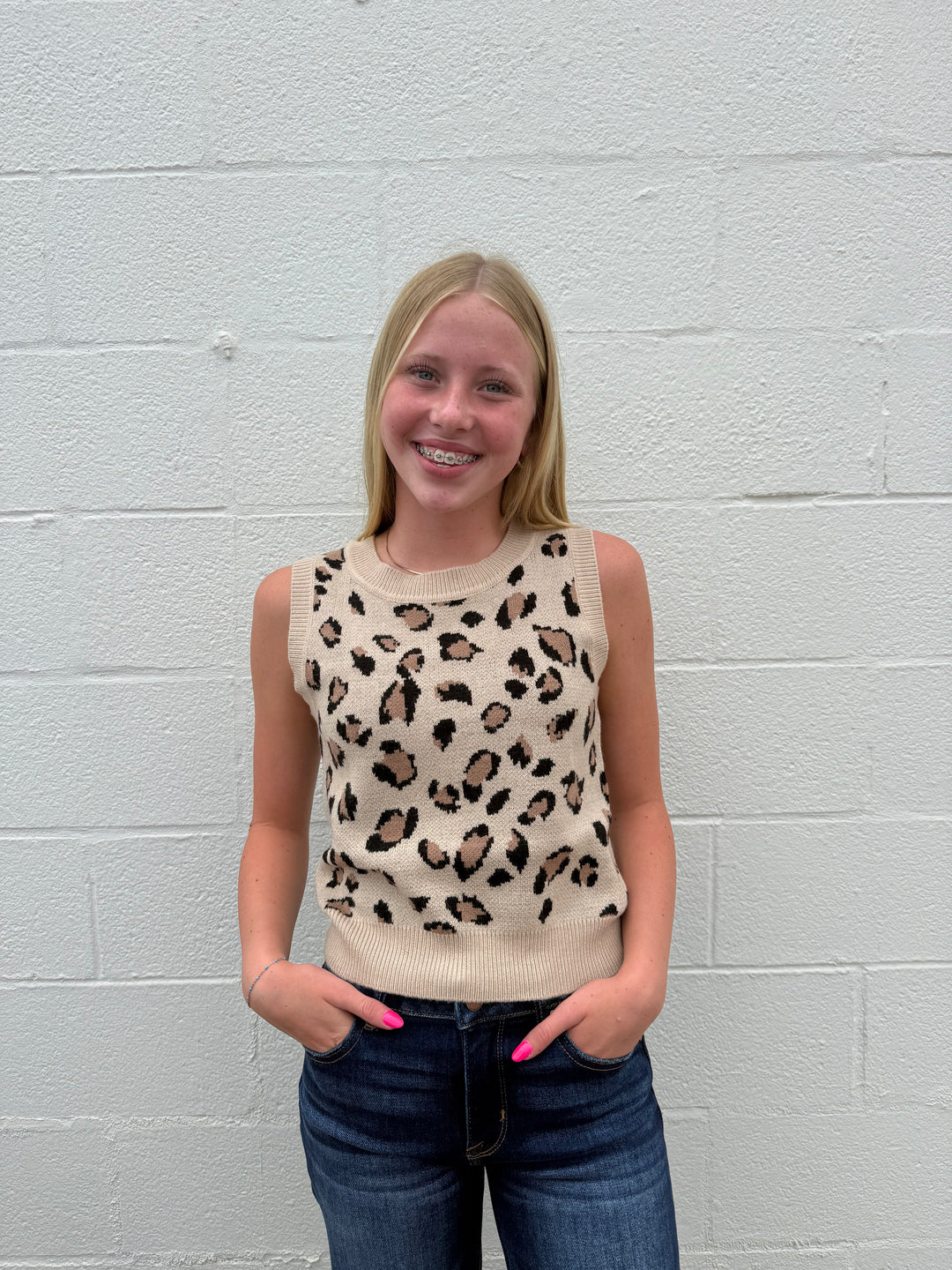 Sleeveless Round Neck Leopard Sweater Top