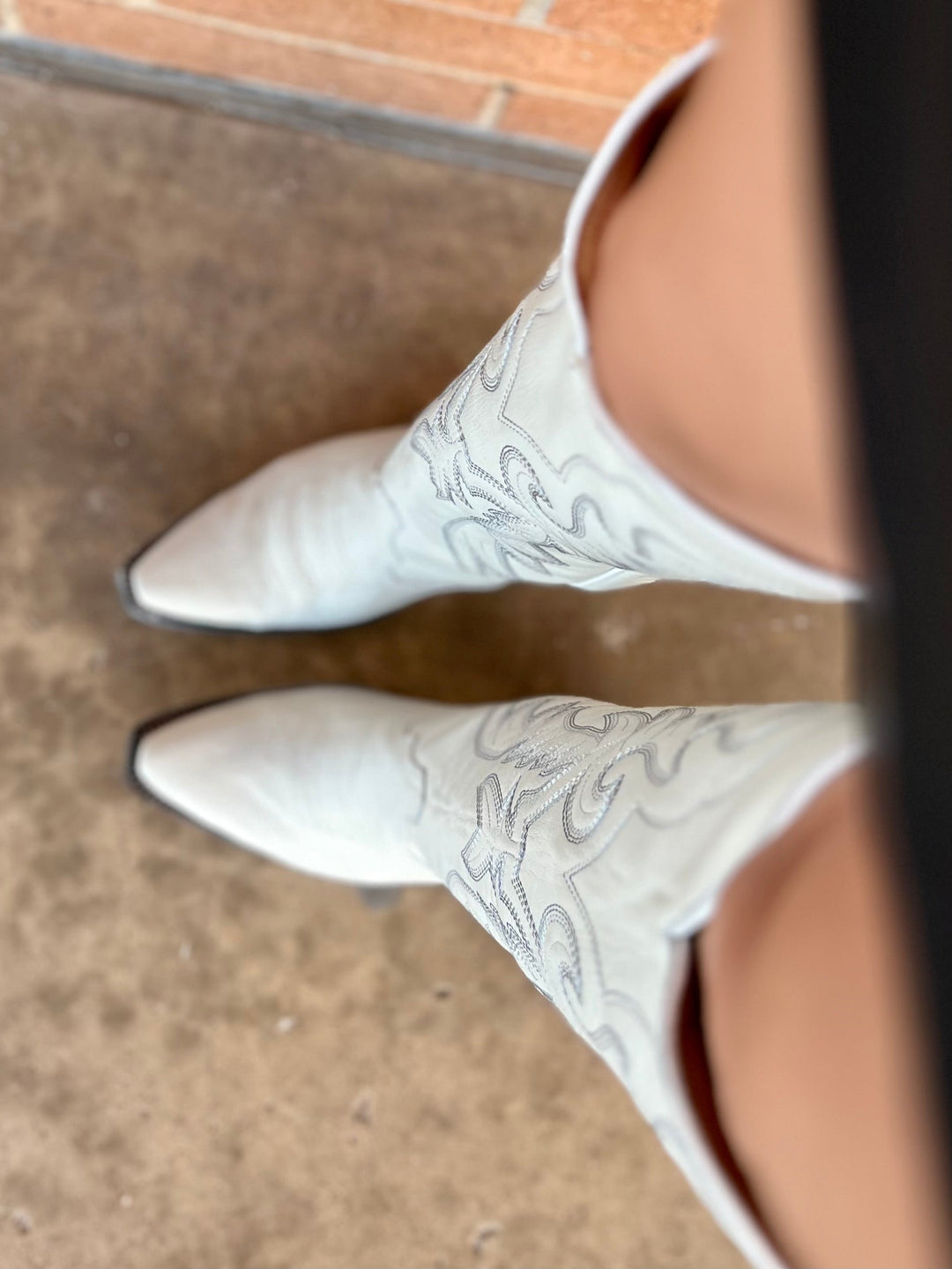 Tanner Mark White Knee High Boots | gussieduponline