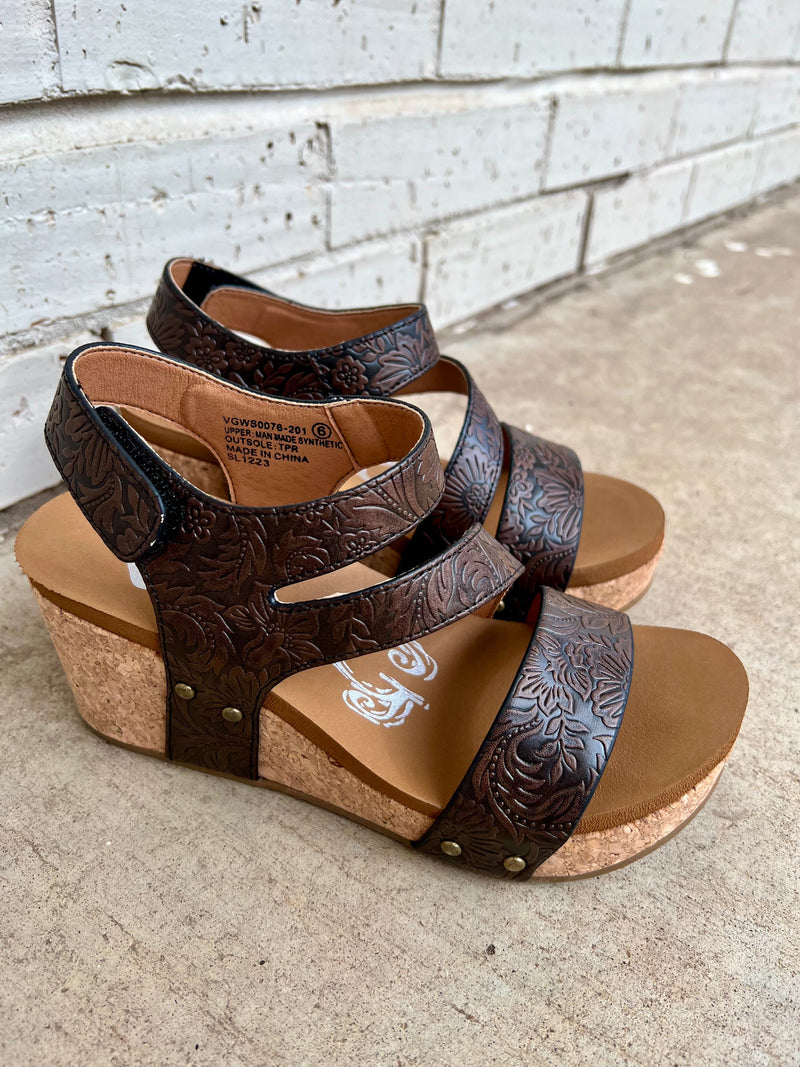Brown platform wedge sandal. Sandals with floral straps. Comfortable sandals. Very G sandals. Cute sandals. Neutral sandals. Boutique. Small business. Woman owned.