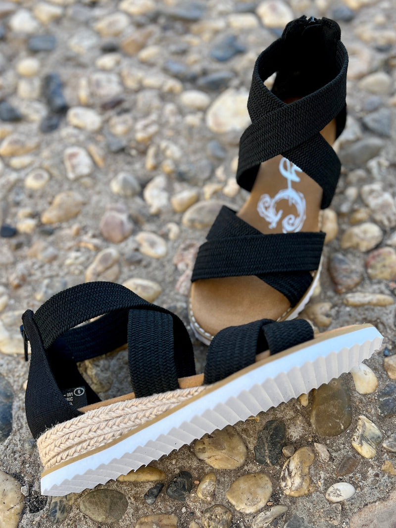 black platform wedge sandal. Sandals with back zipper. Comfortable sandals. Very G sandals. Cute sandals. black sandals. Boutique. Small business. Woman owned.
