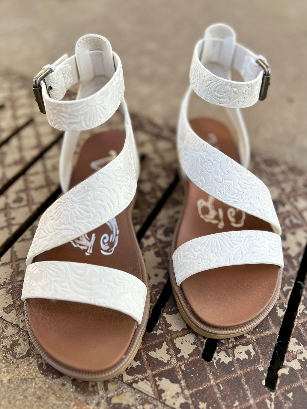 white platform wedge sandal. Sandals with floral straps. Comfortable sandals. Very G sandals. Cute sandals. white sandals. Boutique. Small business. Woman owned.