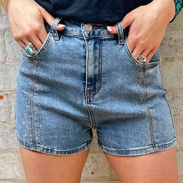 Our PLUS DIAMOND IN THE SOUTH SHORTS bring all the bling with a stylish rhinestone on the front. You'll love these comfy denim shorts that glitz up your wardrobe!   70% cotton 3% viscose 2% spandex 25% polyester