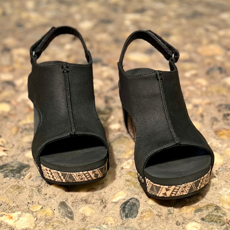Slip into these comfy black wedges and let the afternoon take you away! With a strappy design and 3-inch heel, these wedges are both stylish and soft underfoot - perfect for any summer soiree. Now you can enjoy a Montezuma Comfort daydream in style!