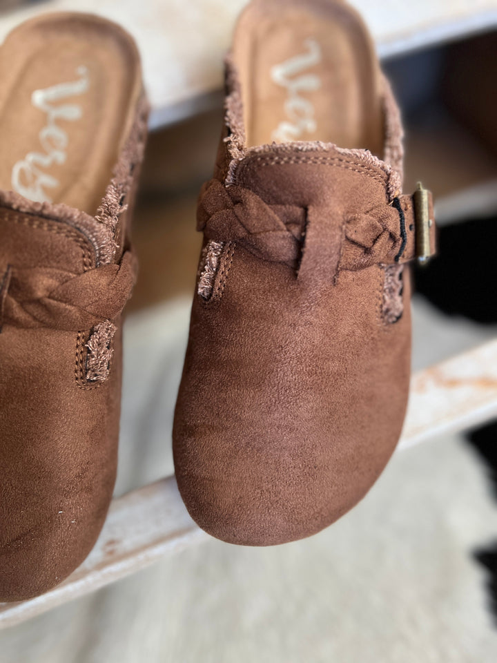 Iris Brown Braided Clogs | gussieduponline