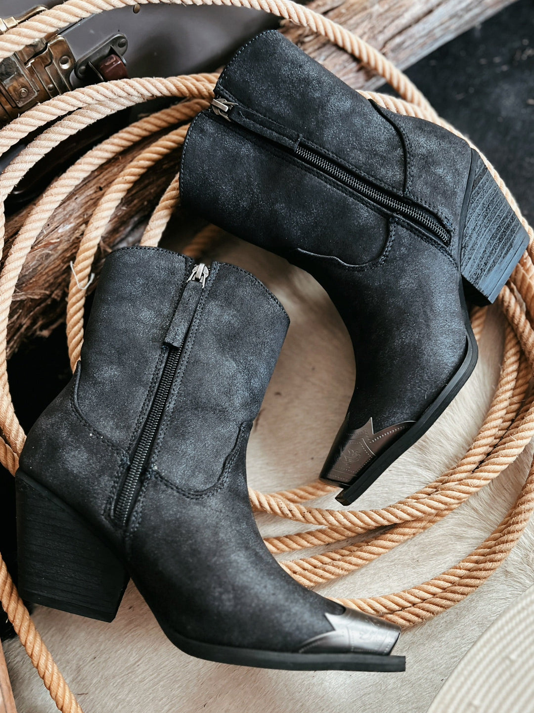 Jimi Black Booties | gussieduponline