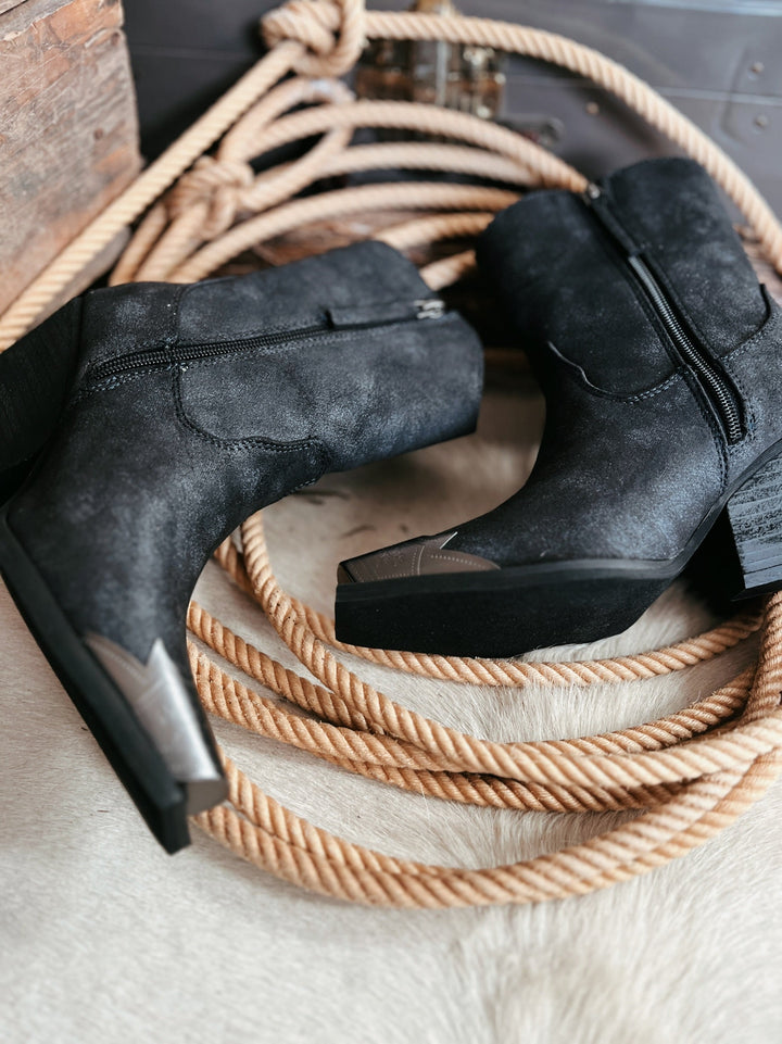Jimi Black Booties | gussieduponline