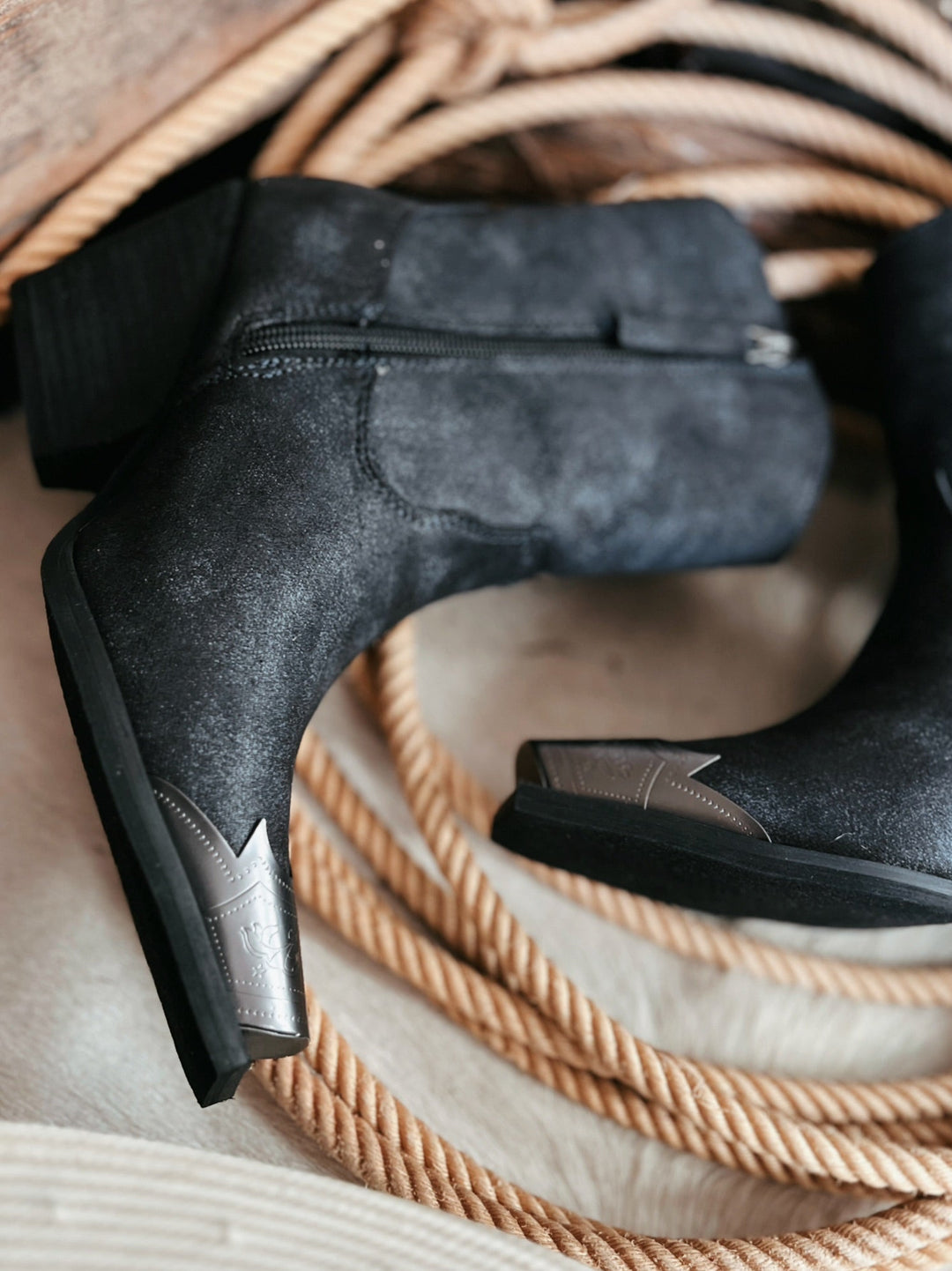 Jimi Black Booties | gussieduponline