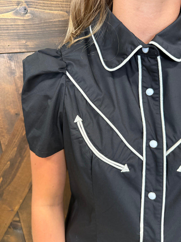 L&B Black Contrast Arrow Pearl Snap Puff Sleeve Top