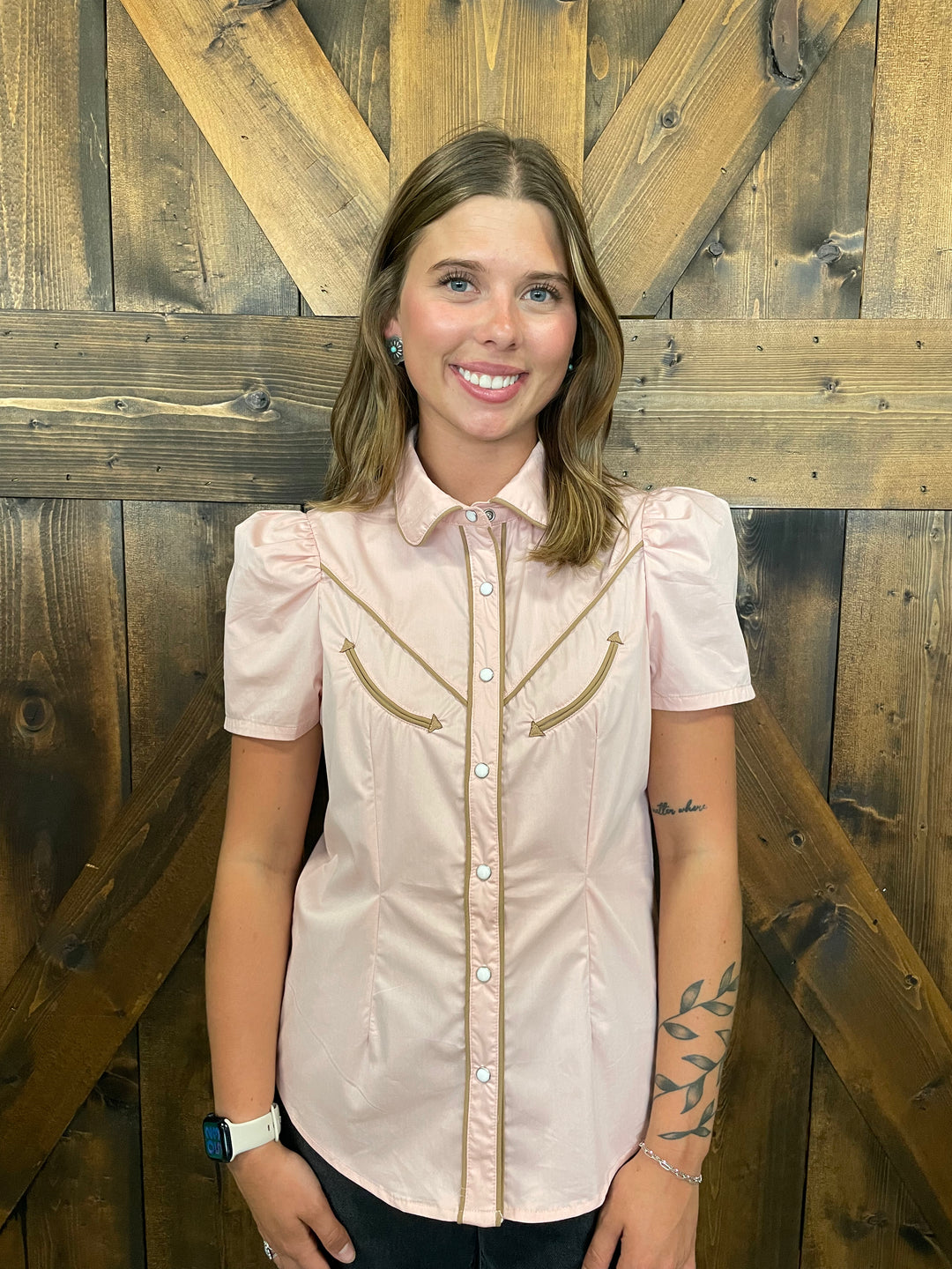L&B Pink Contrast Arrow Pearl Snap Puff Sleeve Top
