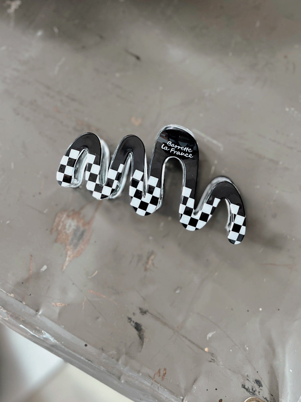 Large Wavy Checker Claw Clip | gussieduponline