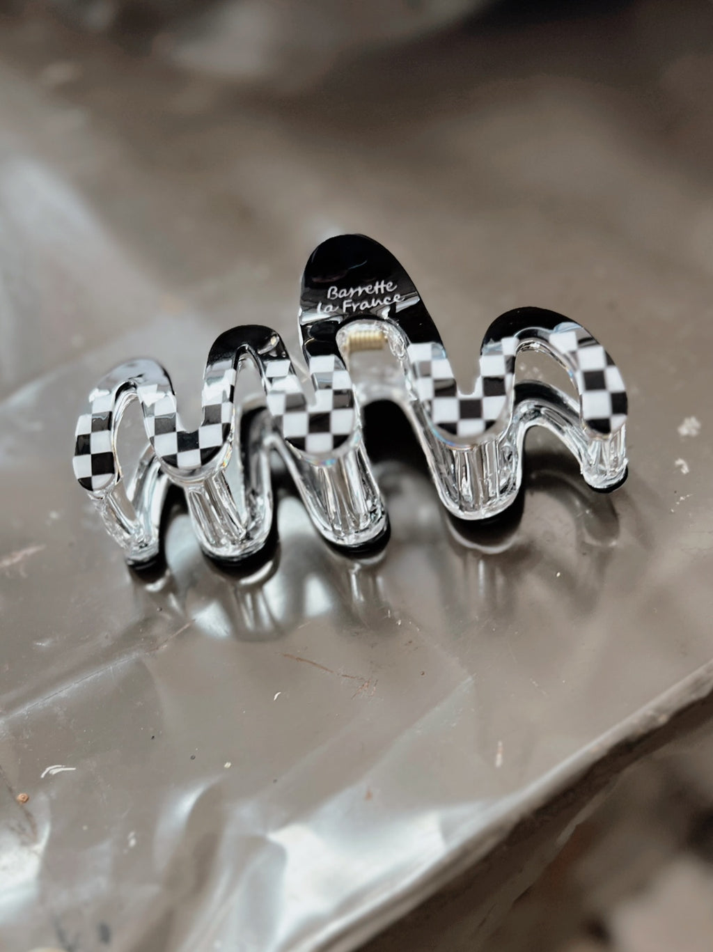 Large Wavy Checker Claw Clip | gussieduponline