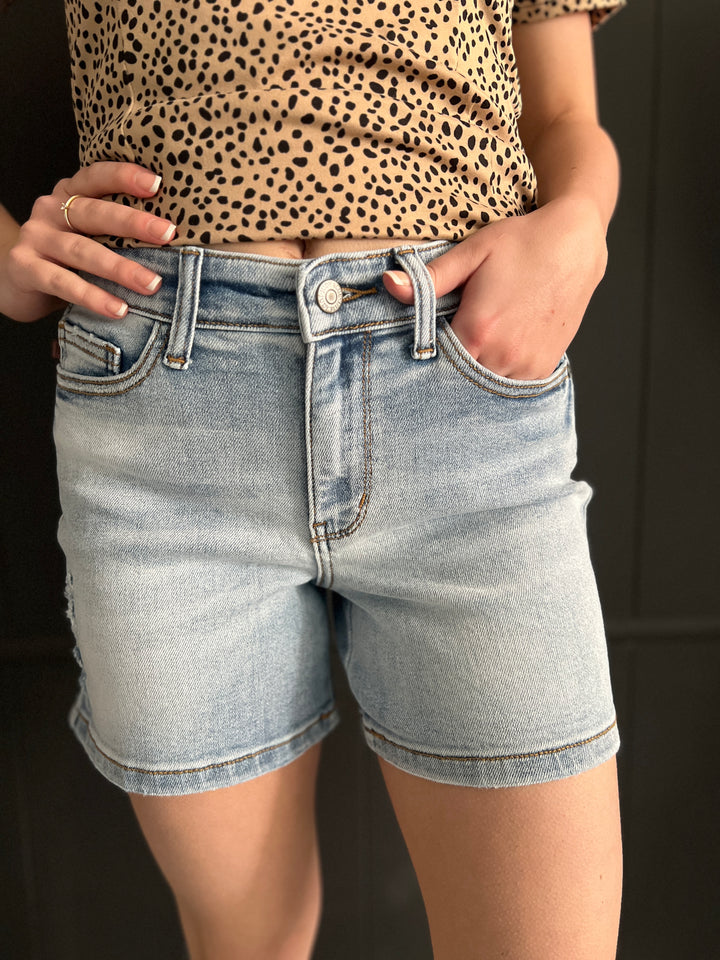 Mid Rise Vintage Wash Dad Shorts*