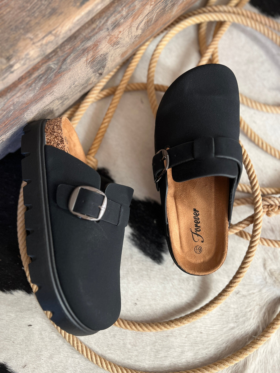 On Top Of The World Clogs | gussieduponline