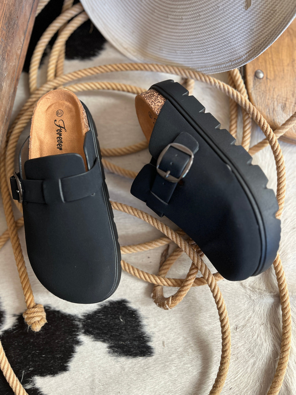 On Top Of The World Clogs | gussieduponline