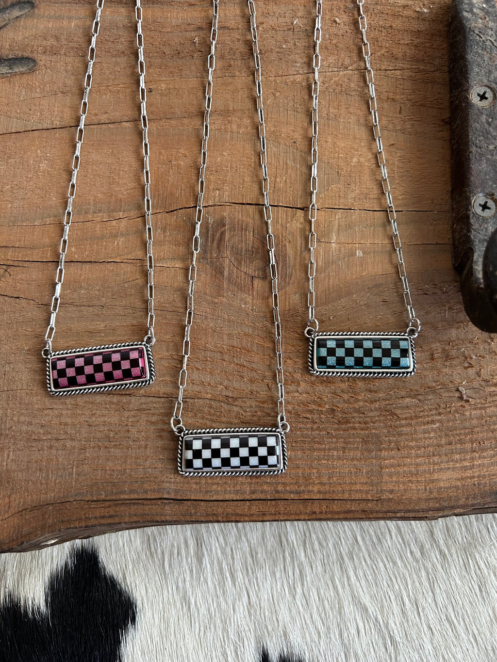 Shimmer Checked Bar Necklace