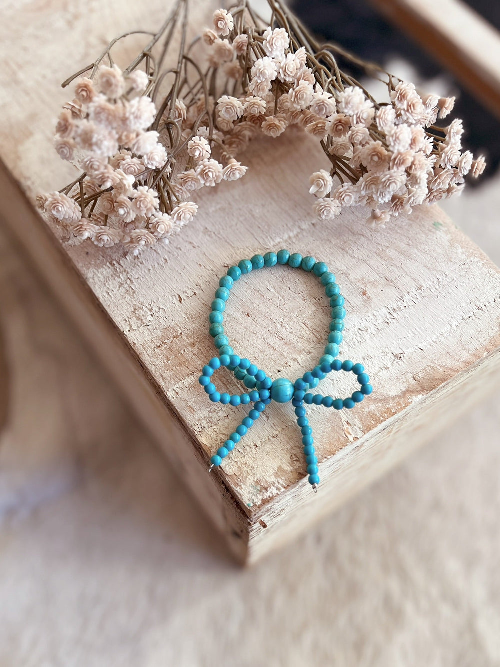 Turquoise Bead Bow Stretch Bracelet | gussieduponline