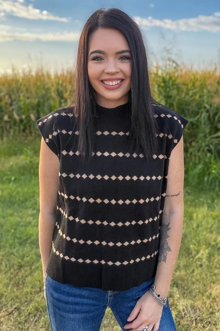 Black Canyon Sleeveless Sweater Top