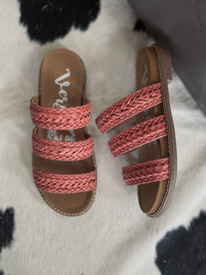 Very G Alba Red Sandals*