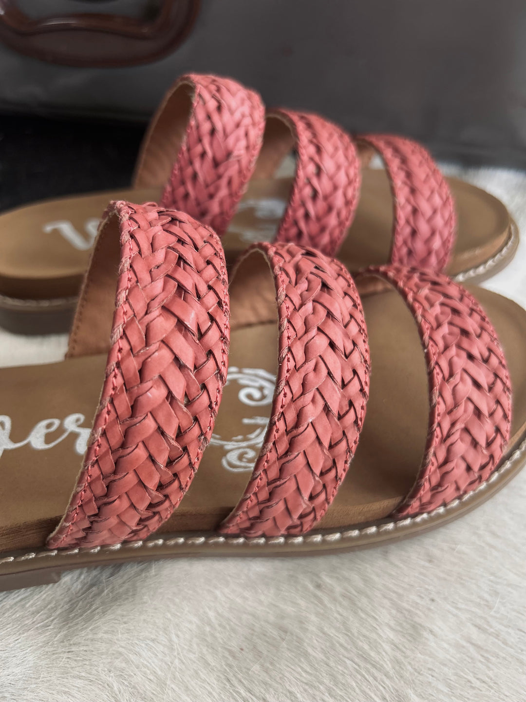 Very G Alba Red Sandals*