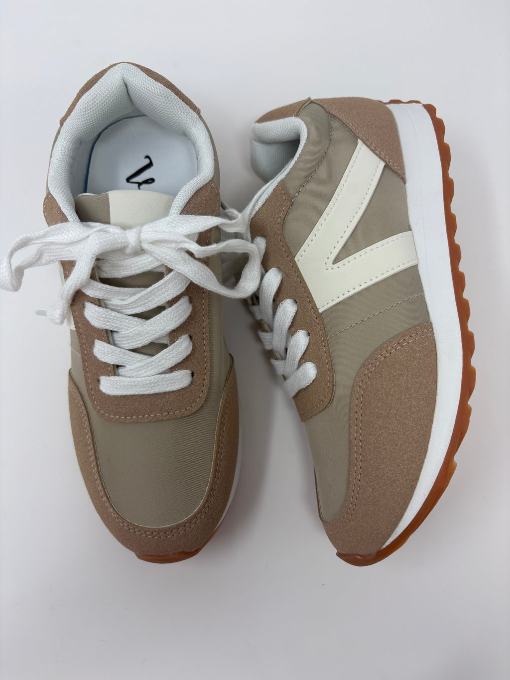 Very G Joel Taupe Sneakers