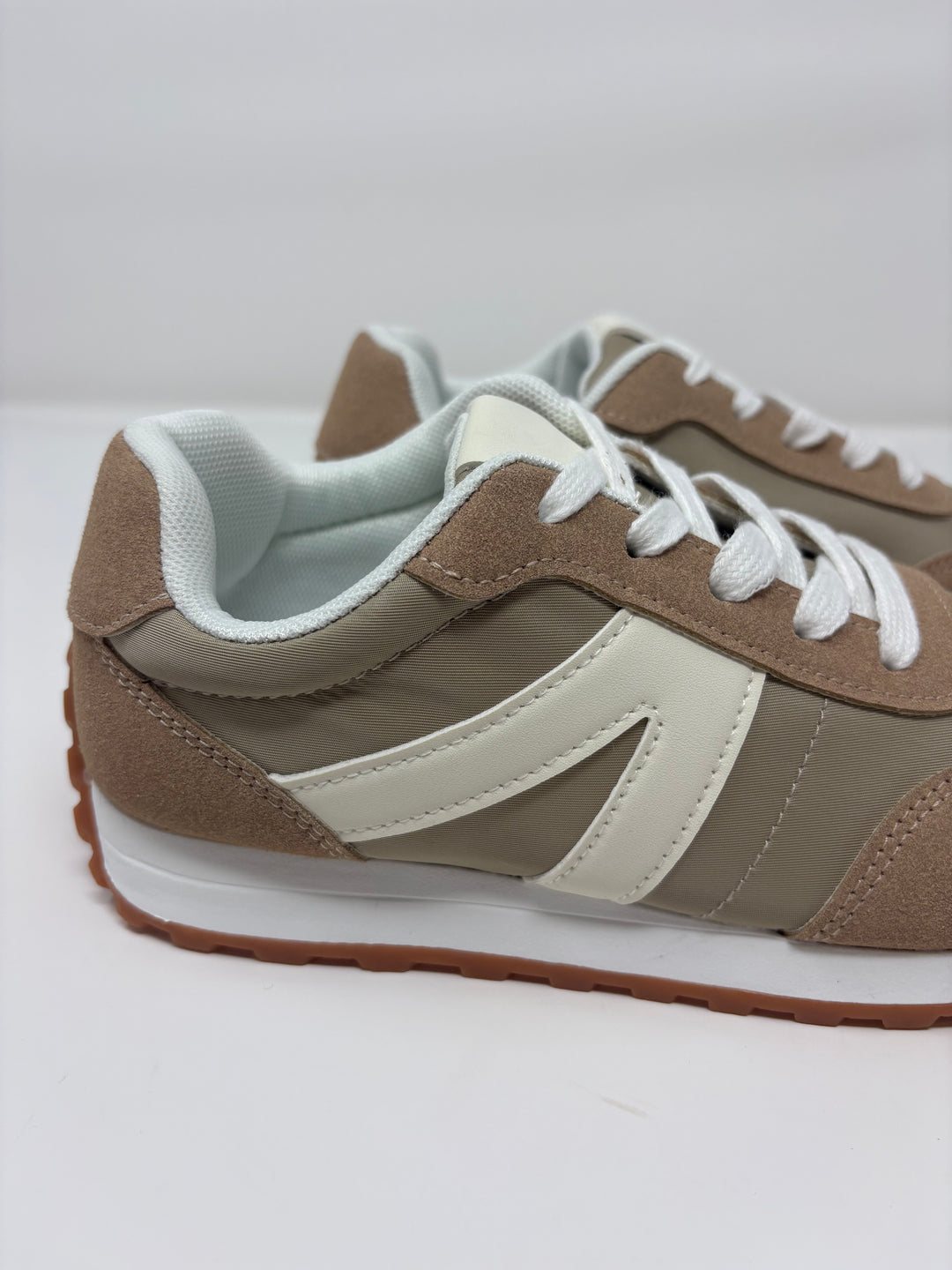 Very G Joel Taupe Sneakers