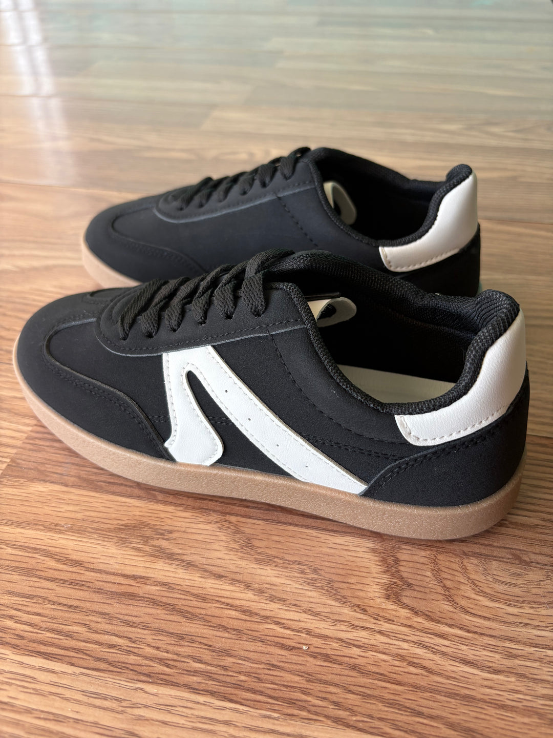 Very G Retro Black Sneakers