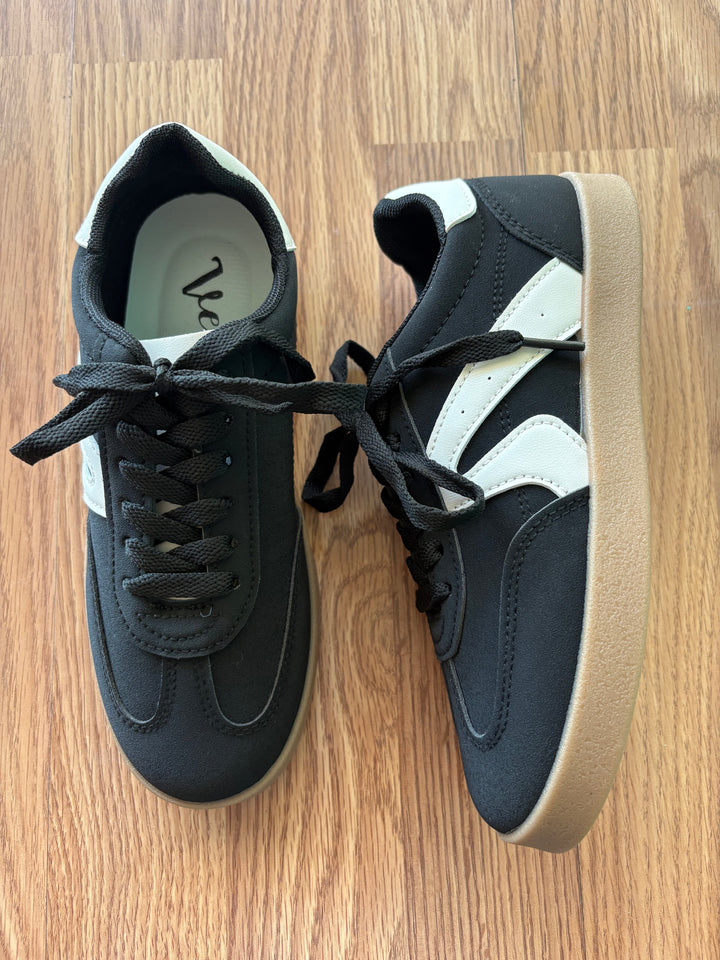 Very G Retro Black Sneakers