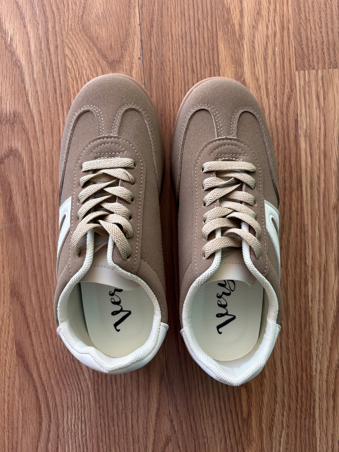 Very G Retro Brown Sneakers