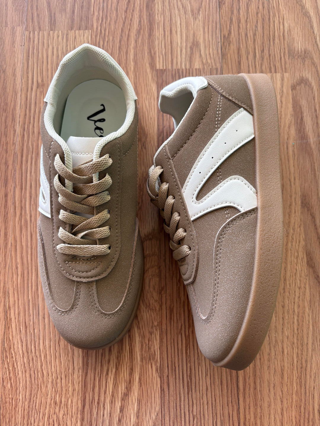 Very G Retro Brown Sneakers