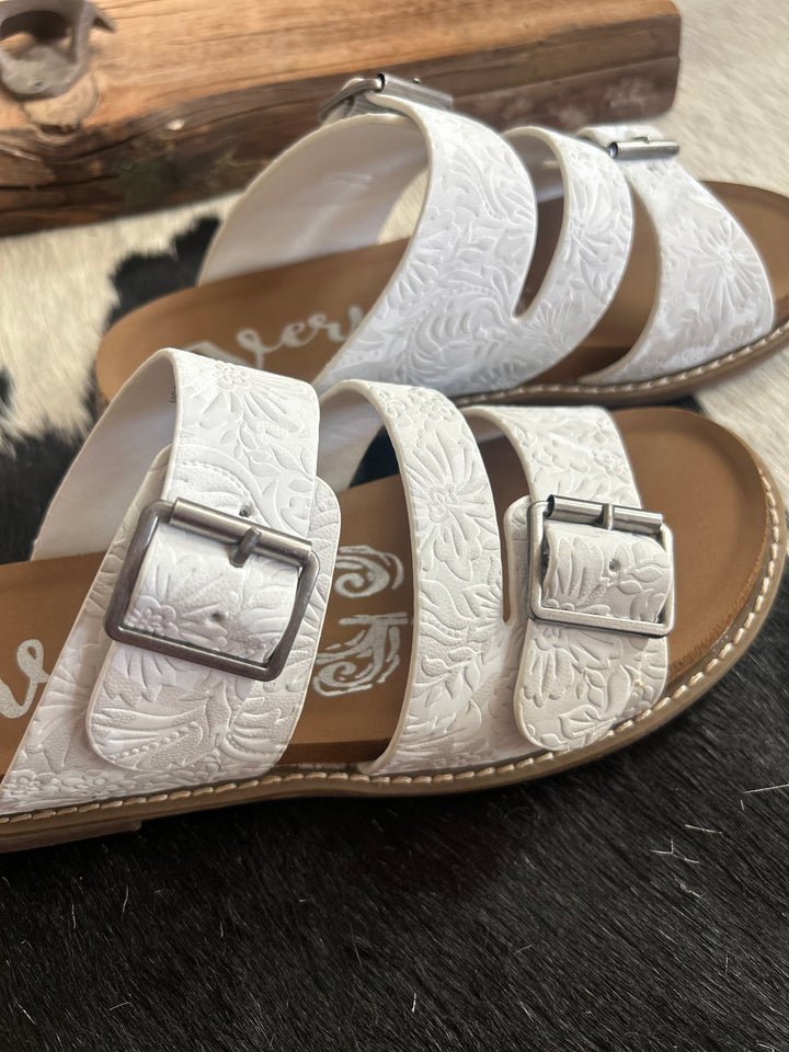 Very G White Elma Sandals*