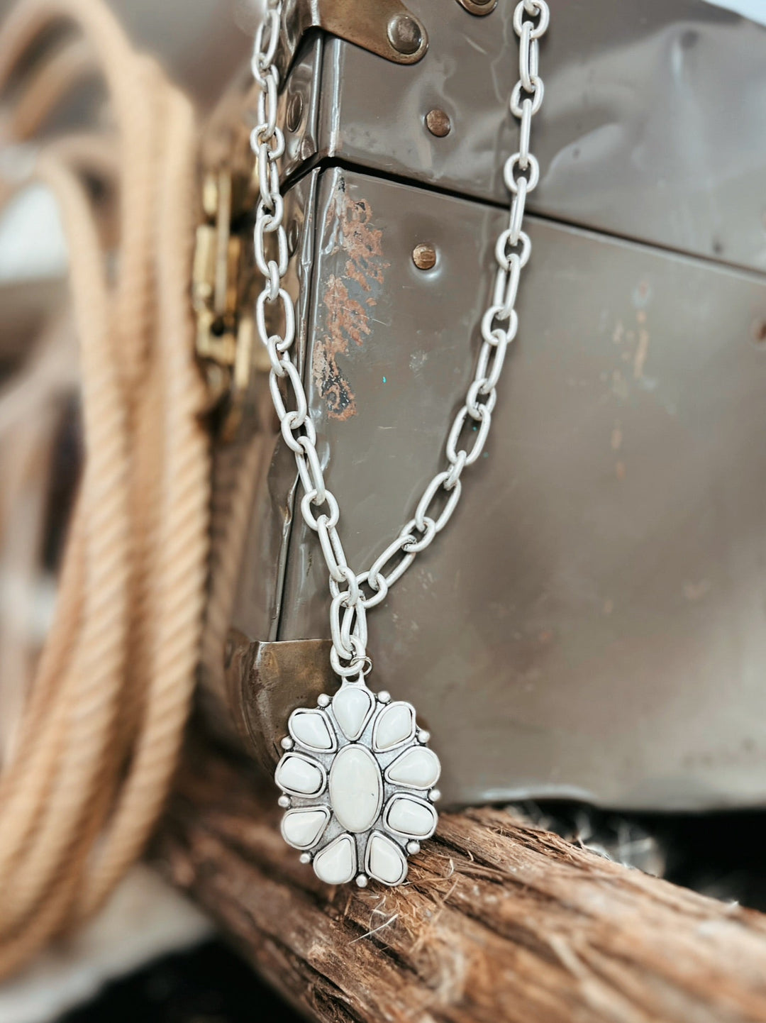 White Turquoise Squash Chunky Chain Necklace | gussieduponline