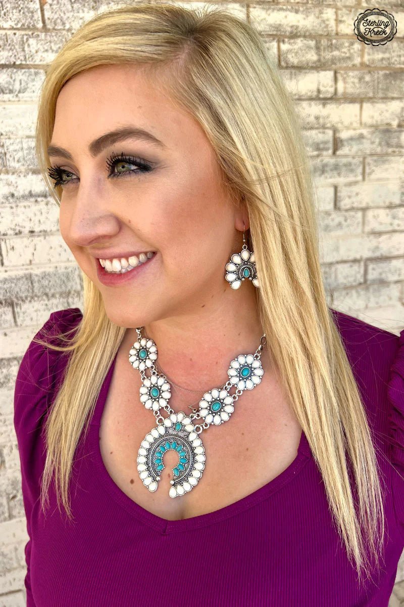 Make waves with the Selene Necklace! This statement concho necklace, adorned with beautiful turquoise stones, is sure to bring you all the compliments! With a unique style that stands out in the crowd, you'll be wearing this gorgeous piece around your neck all season long! 💎  Dont forget to add the matching earrings and bracelet! (sold separately)