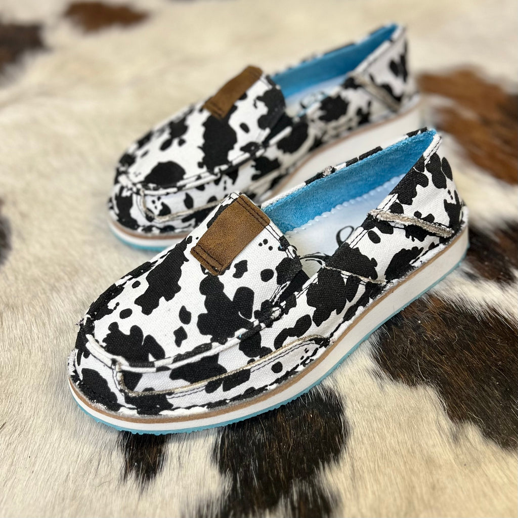 These Spotted Perfection loafers are colorful and will definitely make you stand out at any occasion. The black and white cow print are the perfect combination for all year round. They are so lightweight and have a very comfy sole.