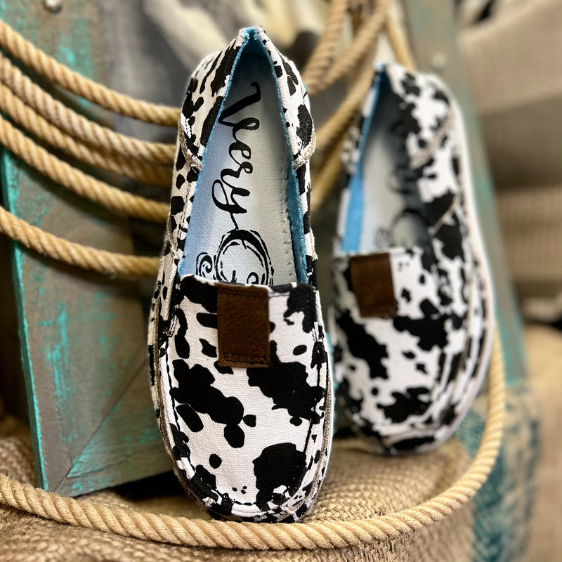 These Spotted Perfection loafers are colorful and will definitely make you stand out at any occasion. The black and white cow print are the perfect combination for all year round. They are so lightweight and have a very comfy sole.