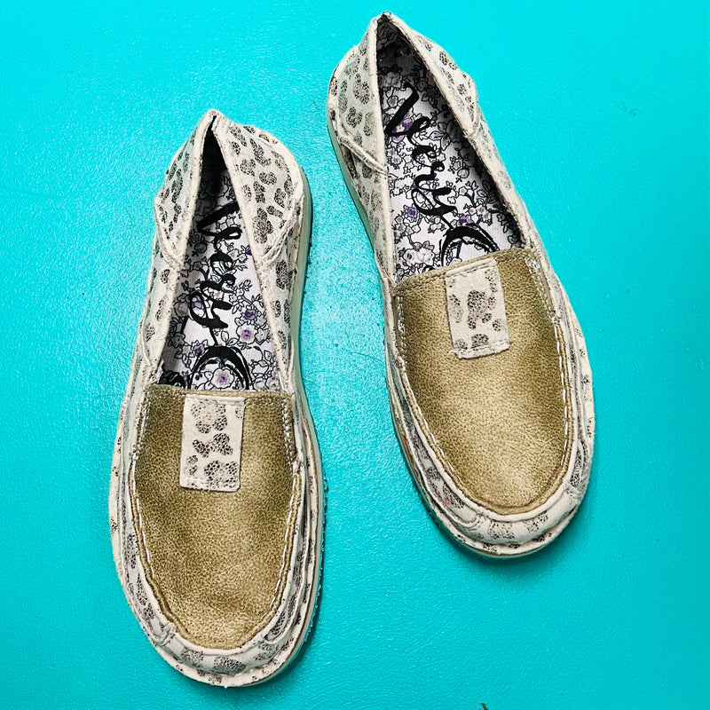 Millie Cream Loafers* gussieduponline â gussied up online