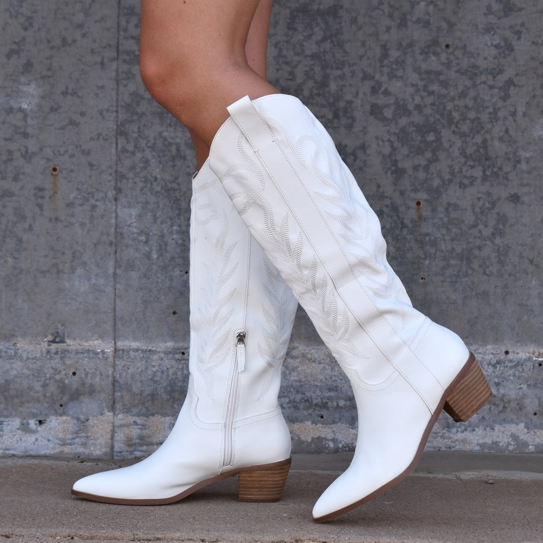 White Waco Whipstitch Cowgirl Boots* | gussieduponline